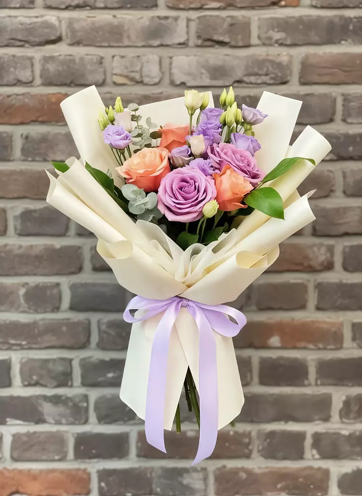 Букет цветов из: Лизиантусы и Розы в Аристово