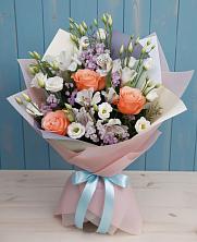 Букет цветов из:  Лизиантусы, Розы, Альстромерии и Гипсофила в Аристово