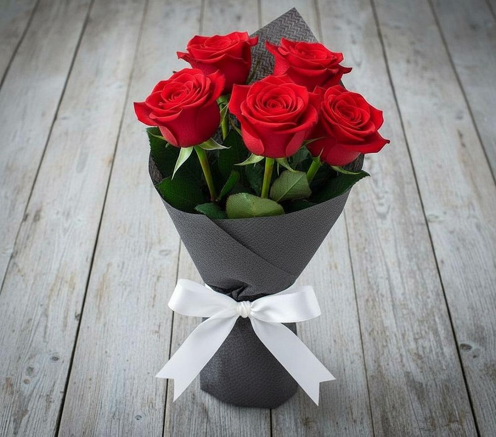 Букет 5 Красных роз Эдлесс Лав в Аристово